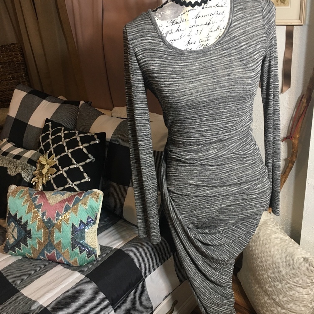 UK2LA slinky long sleeve low scoop back side draped knit dress - Picture 2 of 12